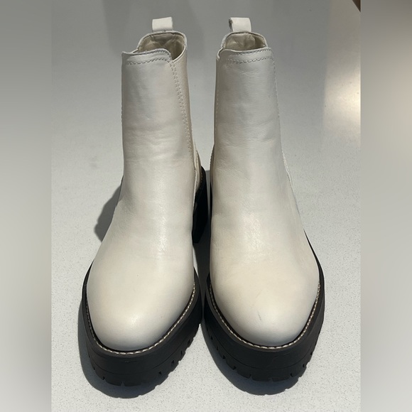 Sam Edelman Woman’s Leather Justina Chelsea Boot Size 8 in Ivory - Picture 1 of 3
